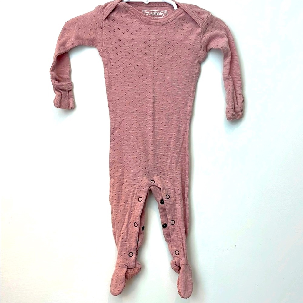L'oved Baby Pointelle lap shoulder footie in mauve.  Size 0-3M